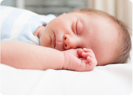 В основном, в 2 месяца ребенок большую часть времени спит