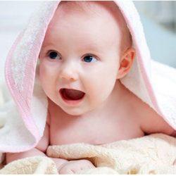 В каком возрасте ребенок начинает агукать? В каком возрасте ребенок начинает агукать?