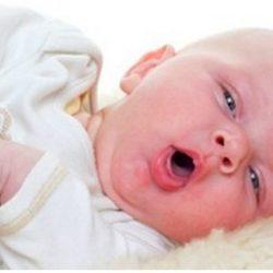 Как помочь грудничку при болях в горле? Как помочь грудничку при болях в горле?