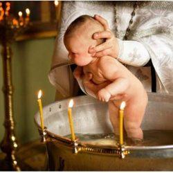 Когда лучше всего крестить малыша?