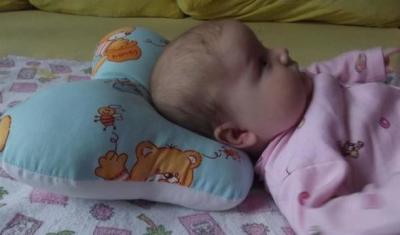 Подушка ортопедическая для младенцев Тривес