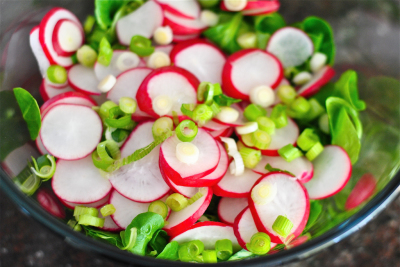 Салат из редиса богат витаминами