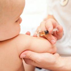 Какие прививки делают детям до года - советы молодой маме