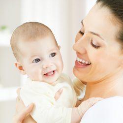 Почему ребёнок боится чужих людей: советы родителям Почему ребёнок боится чужих людей: советы родителям