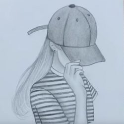 Девушка в кепке