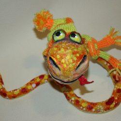 Идея поделки - Змея папье-маше для детей Идея поделки - Змея папье-маше для детей