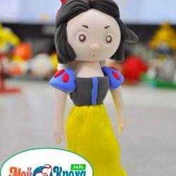 Как слепить принцессу Белоснежку Как слепить принцессу Белоснежку