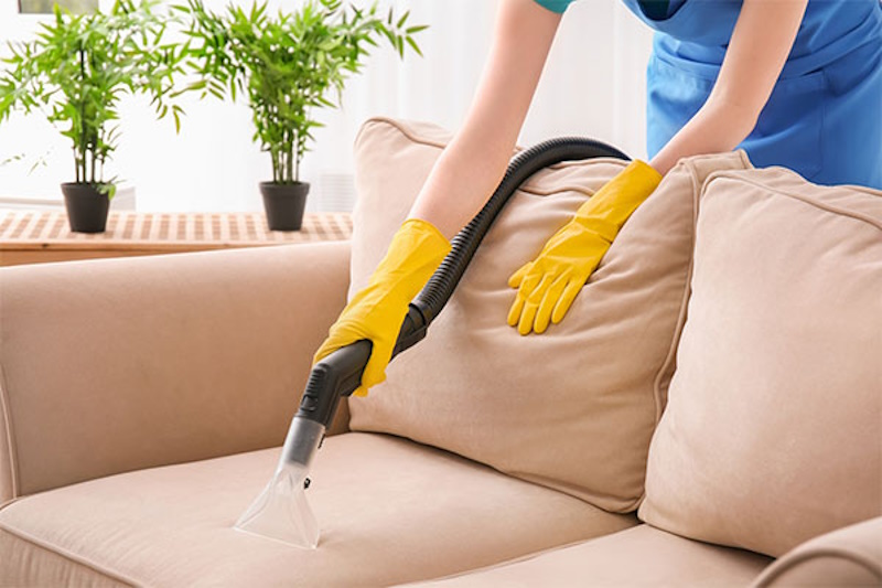 Хімчистка м'яких меблів у дитячій кімнаті: наскільки безпечна та як проводиться