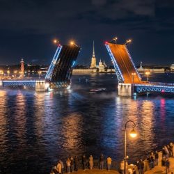 Гид для организаторов детских поездок: где купить групповые билеты на экскурсию к разводным мостам